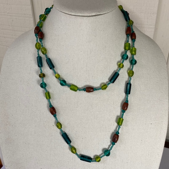 Long green glass bead and wood statement necklace - Picture 1 of 4